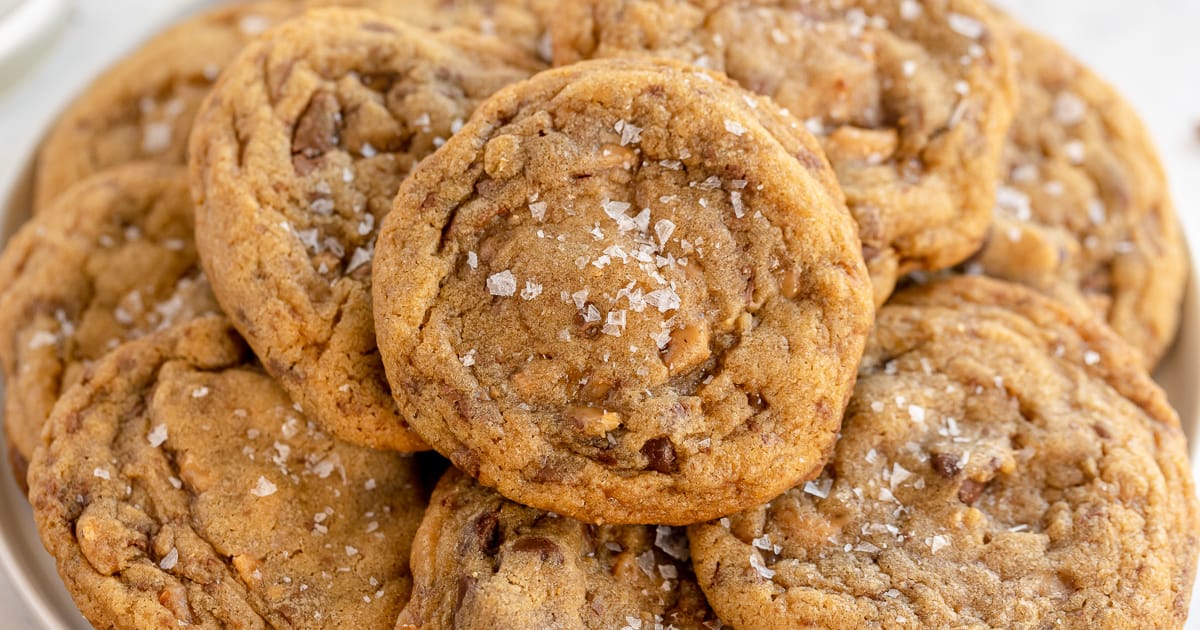Soft & Chewy Toffee Chocolate Chip Cookies: No Chill Recipe